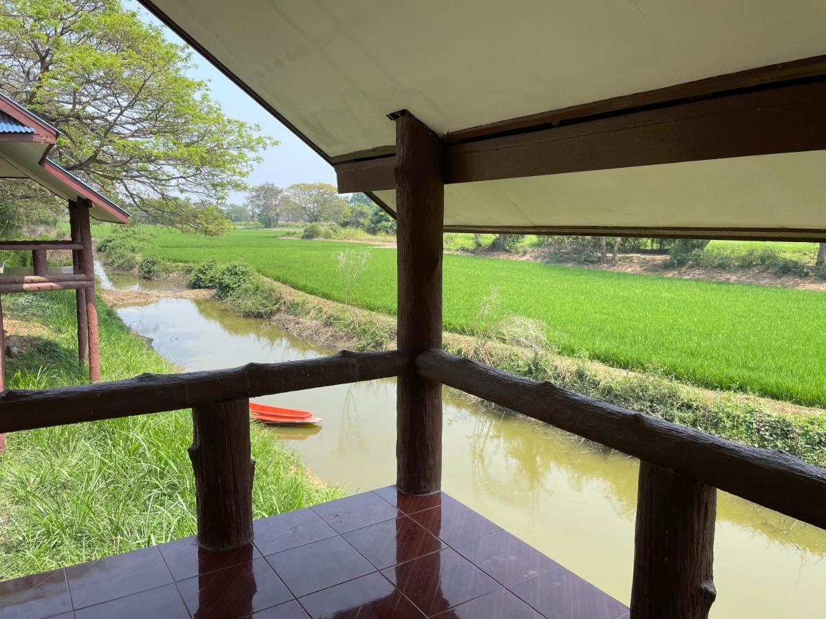 Rain Tree Cafe & Homestay Uthai Thani Exteriér fotografie